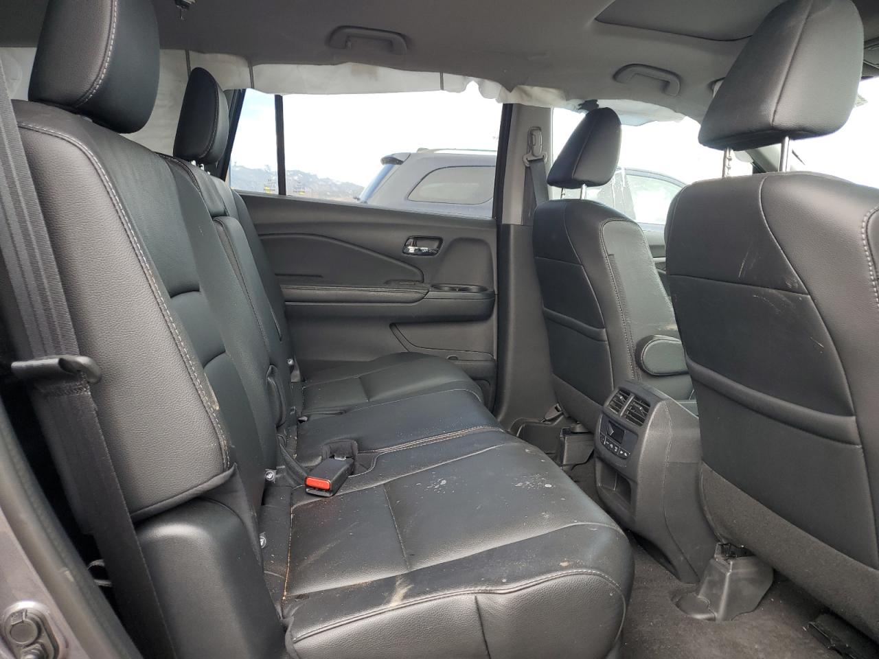 2017 Honda Pilot - Image 11