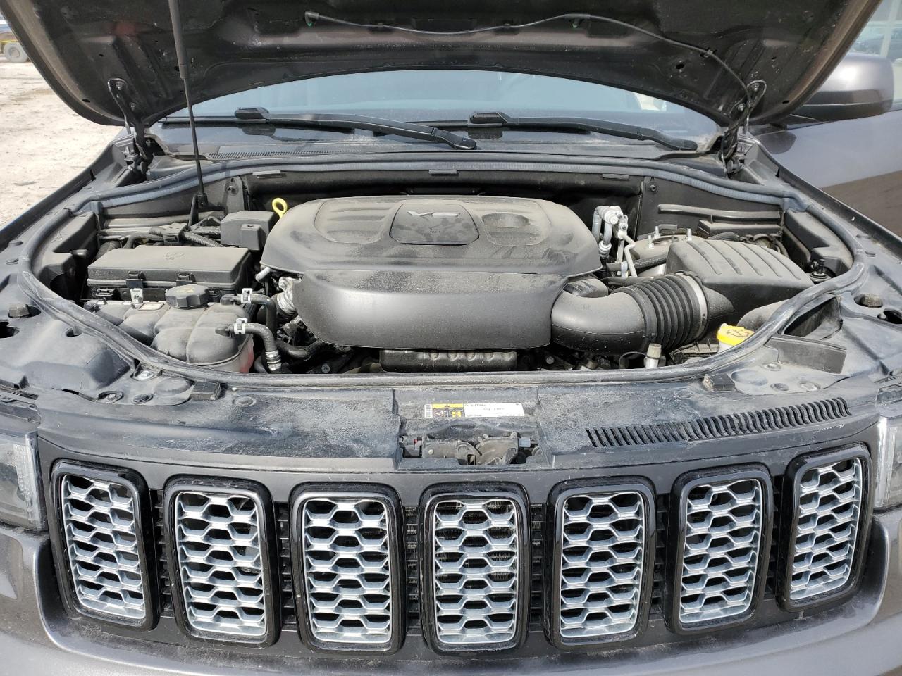 2018 Jeep Grand Cherokee - Image 11