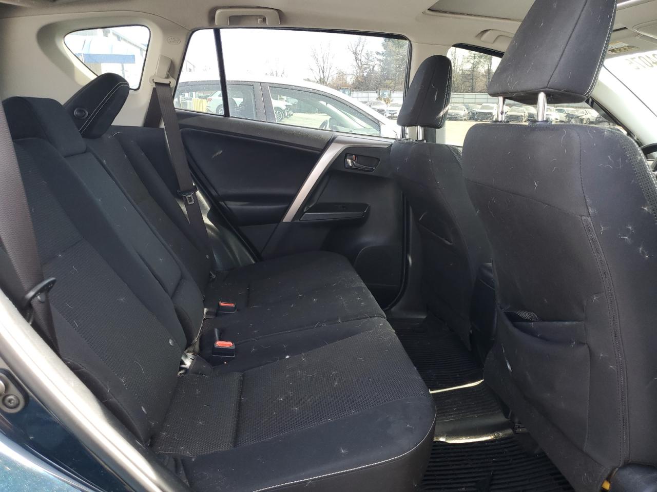 2017 Toyota RAV 4 - Image 11