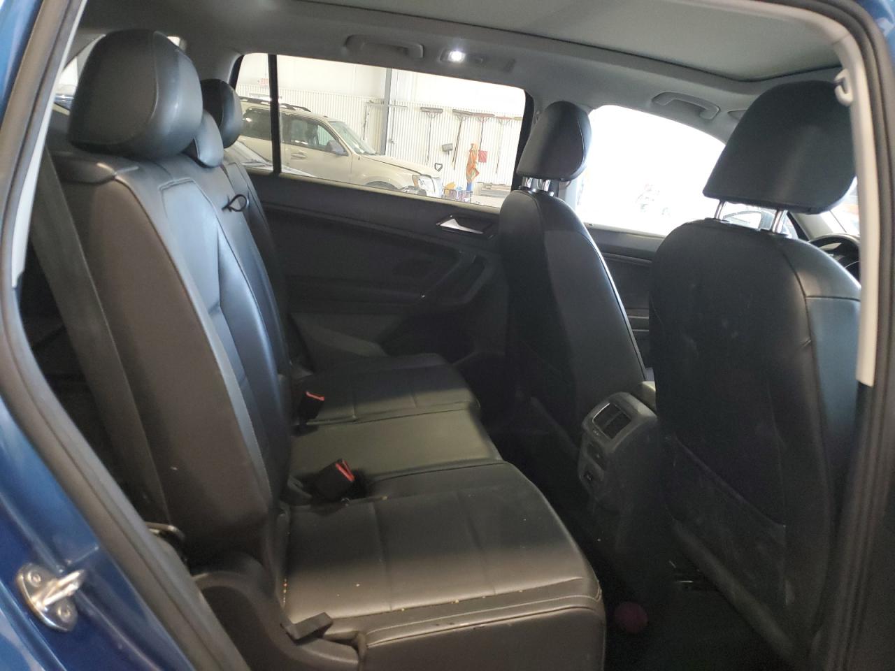 2018 Volkswagen Tiguan - Image 11