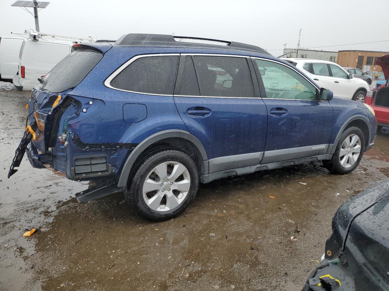 2010 Subaru Outback - Image 3
