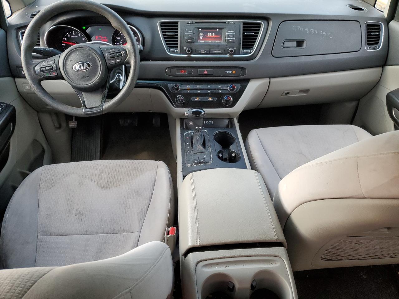 2016 Kia Sedona - Image 8