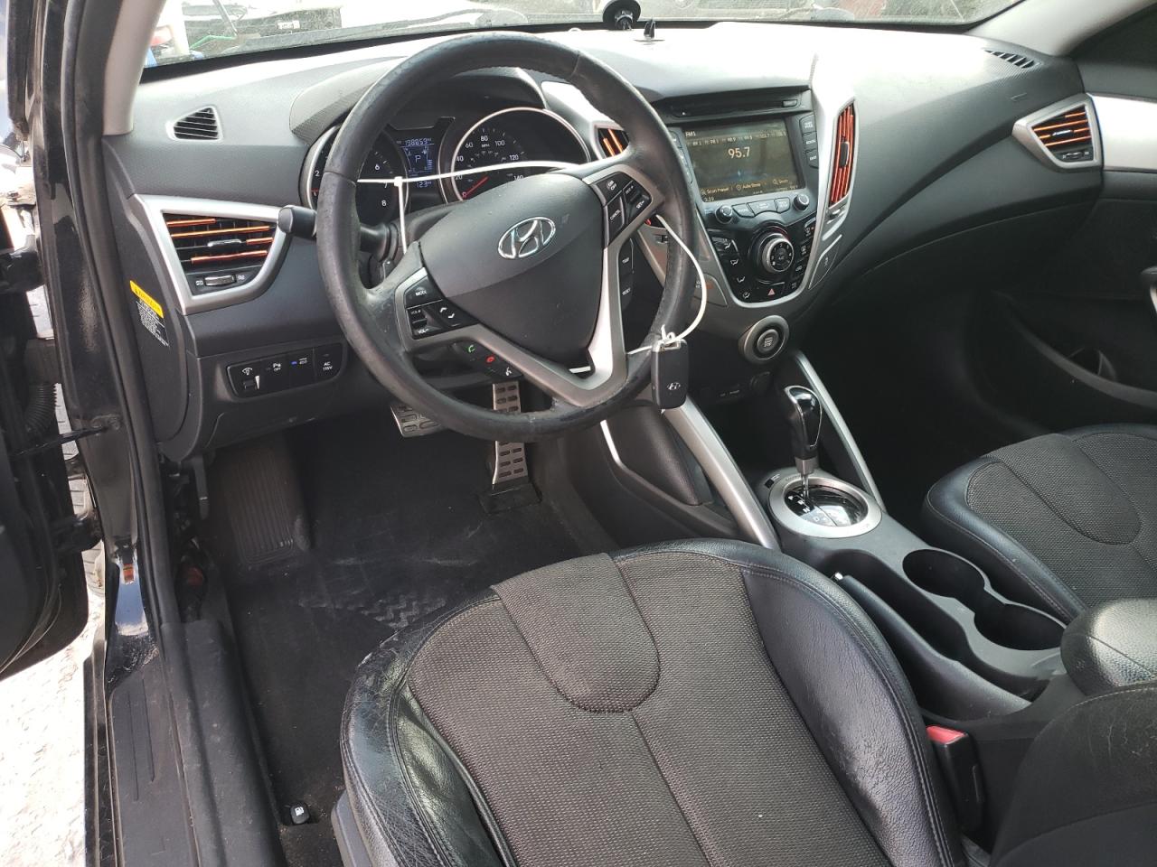 2012 Hyundai Veloster - Image 8