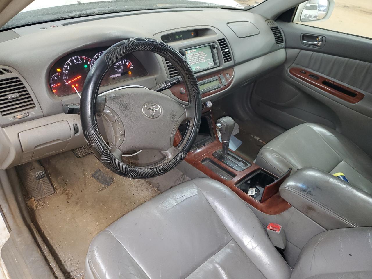 2005 Toyota Camry - Image 8