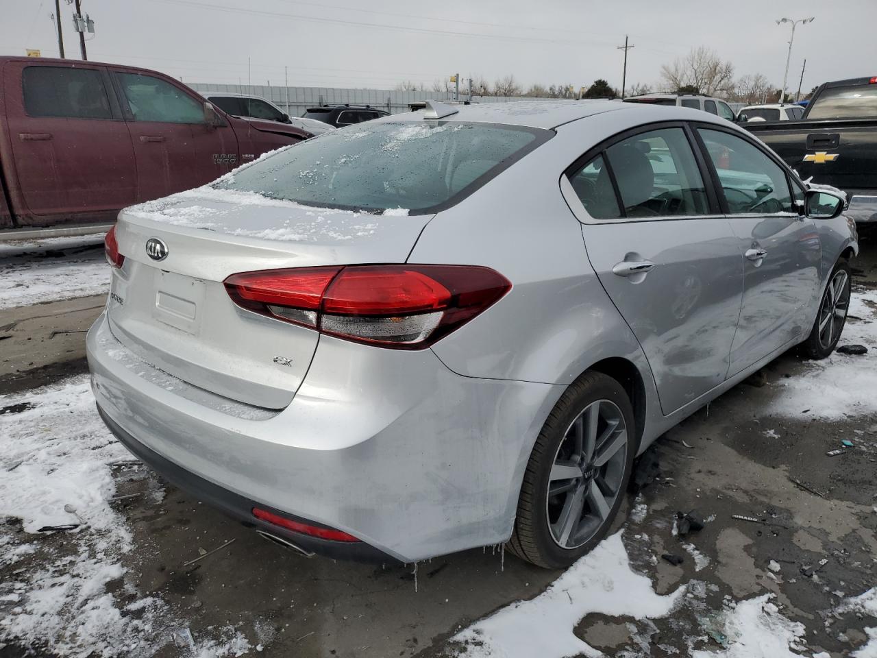 2017 Kia Forte - Image 3