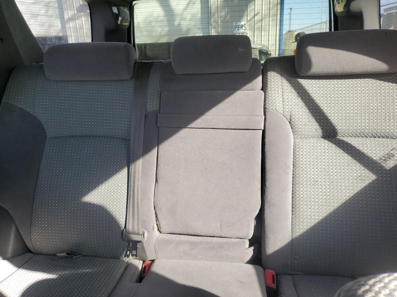 2005 Toyota 4Runner - Image 10