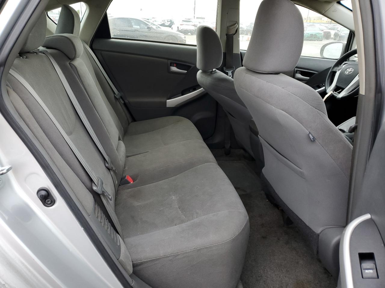 2011 Toyota Prius - Image 11