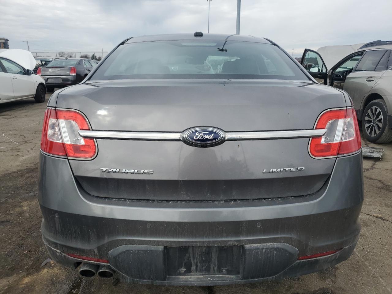 2011 Ford Taurus - Image 6
