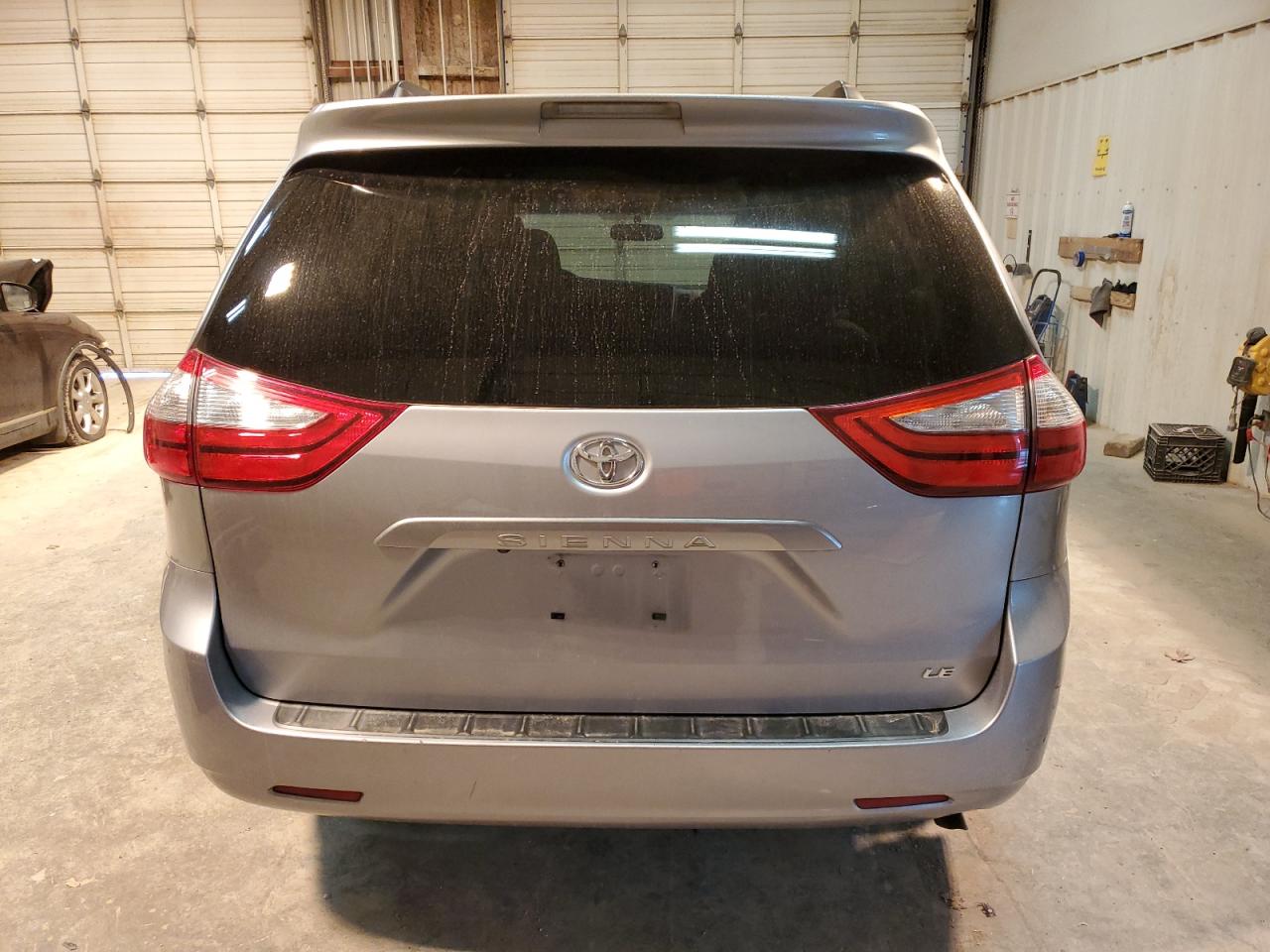 2016 Toyota Sienna - Image 6