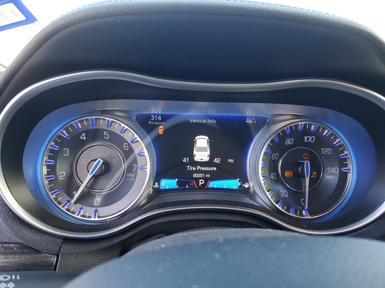 2016 Chrysler 300 - Image 9