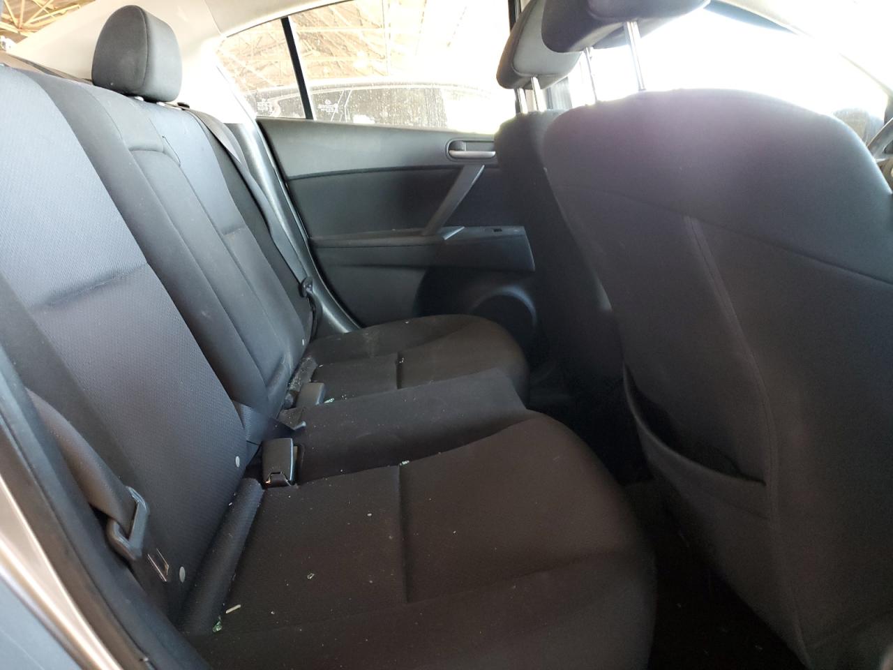 2010 Mazda 3 - Image 10