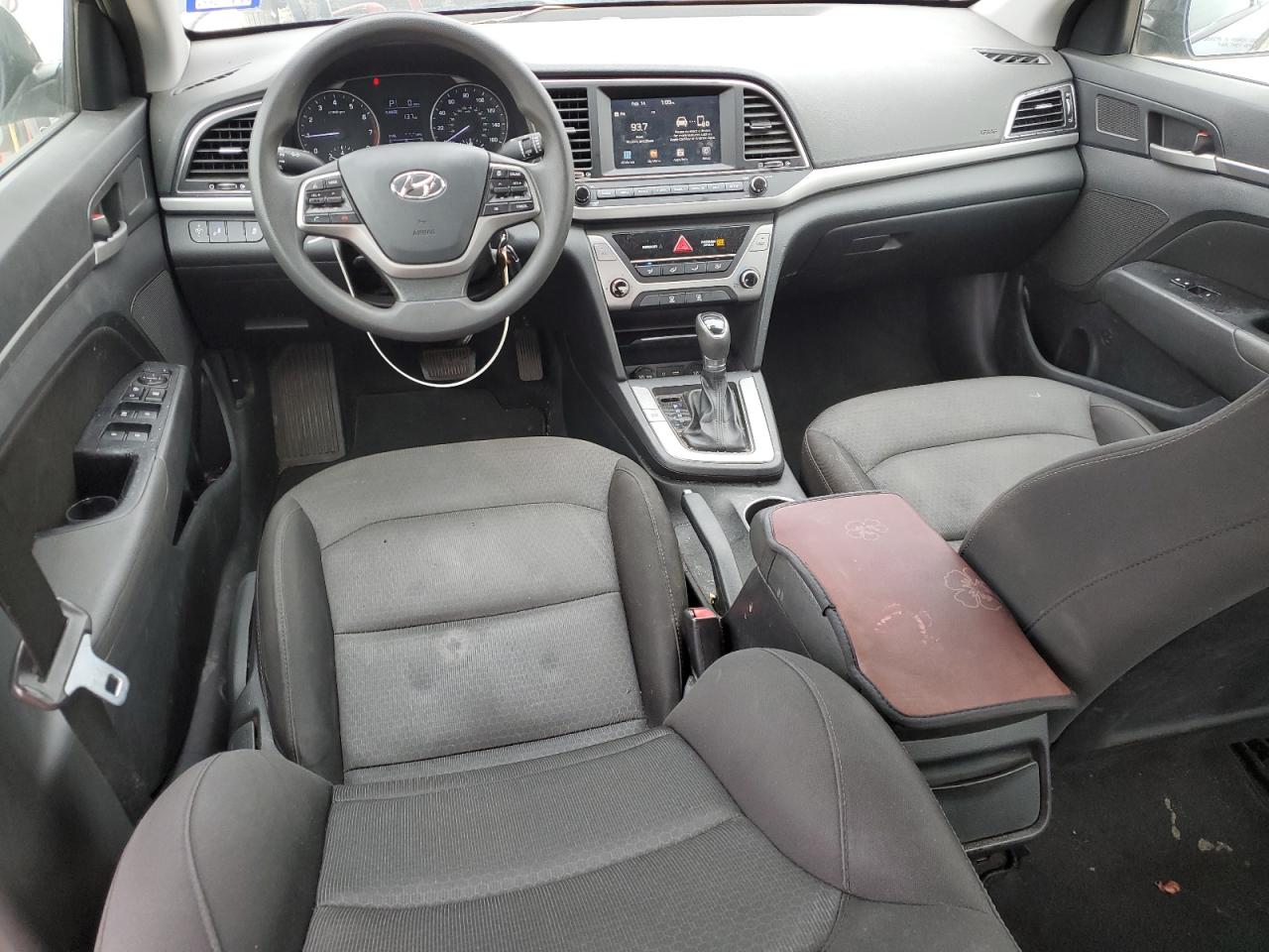 2018 Hyundai Elantra - Image 8