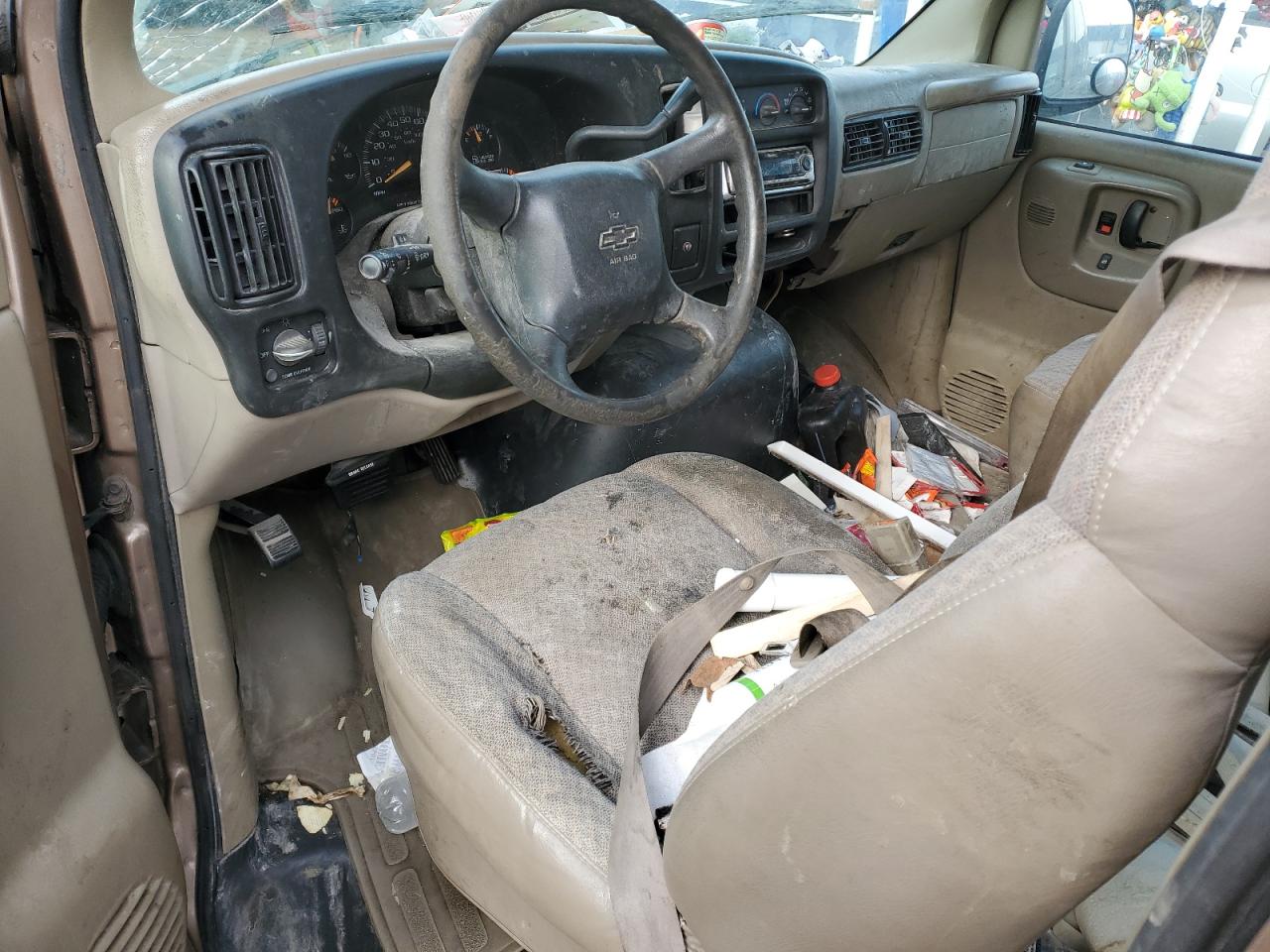 2002 Chevrolet Express - Image 8