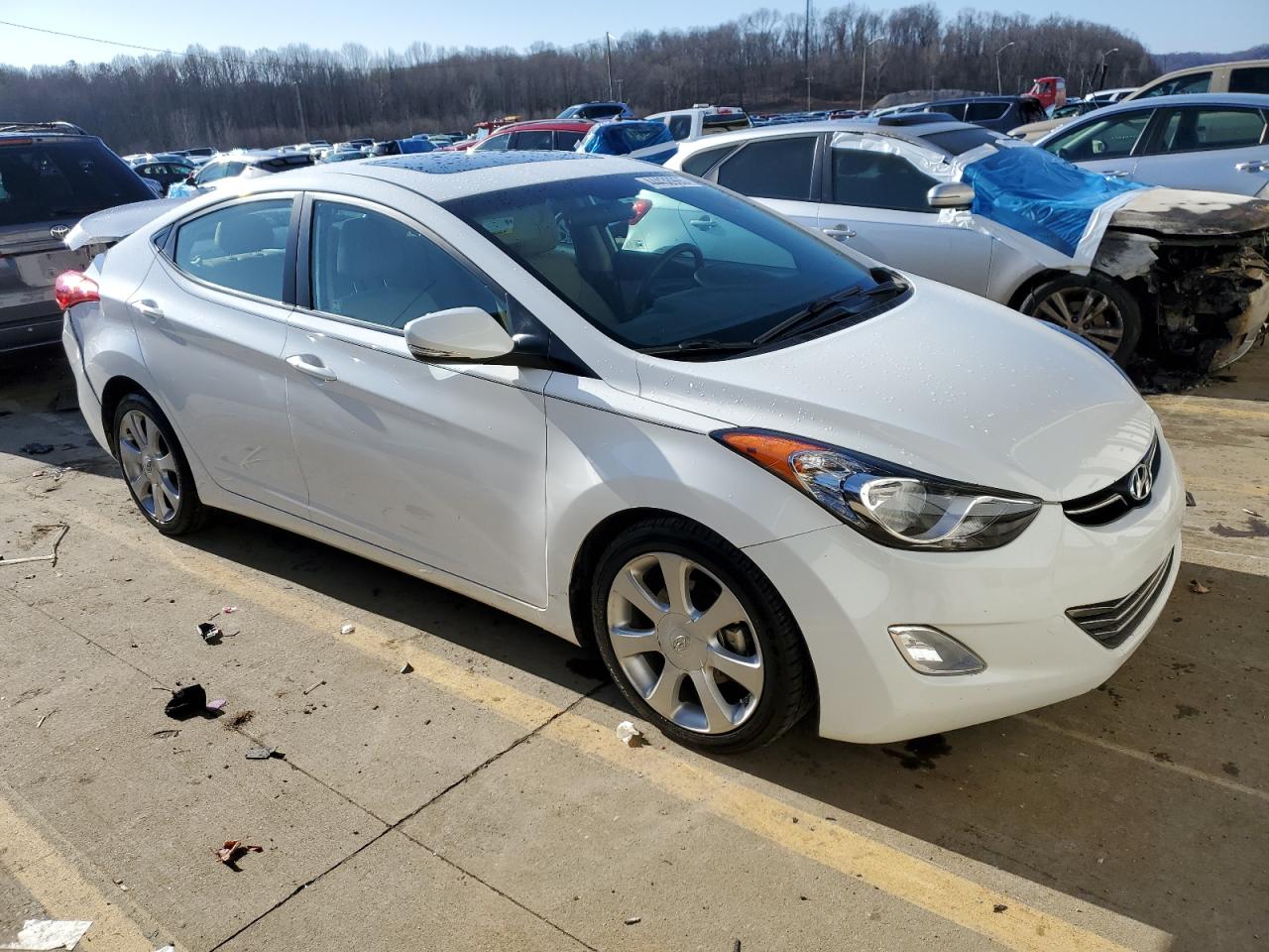 2013 Hyundai Elantra - Image 4