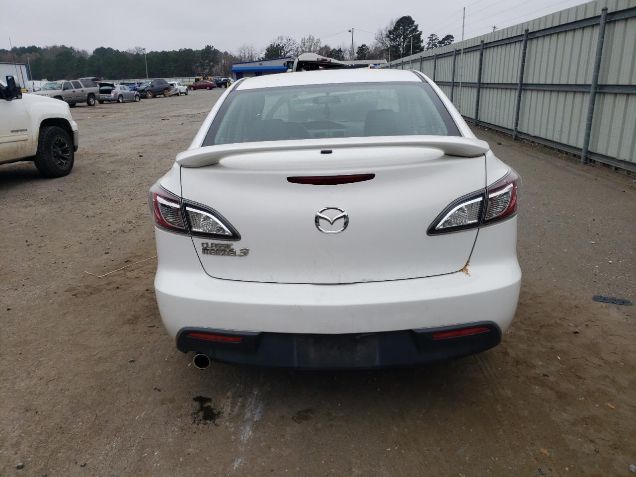 2011 Mazda 3 I VIN: JM1BL1VF4B1388396 Lot: 44781535