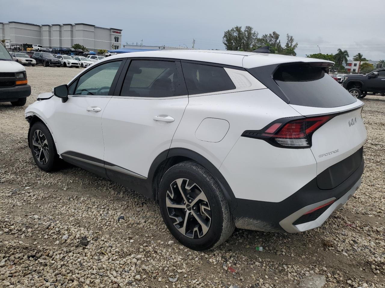 2024 Kia Sportage - Image 2