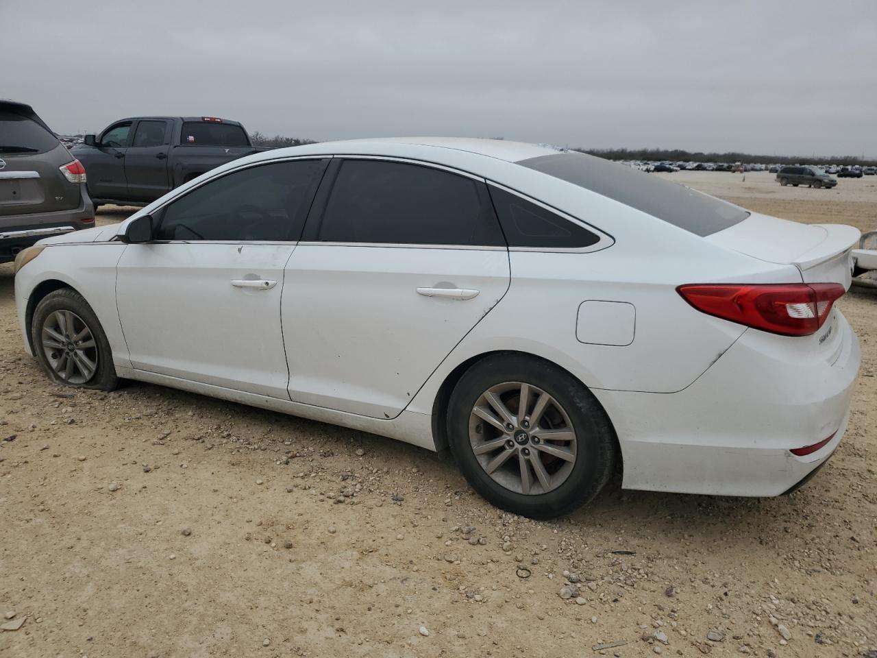 2016 Hyundai Sonata - Image 2