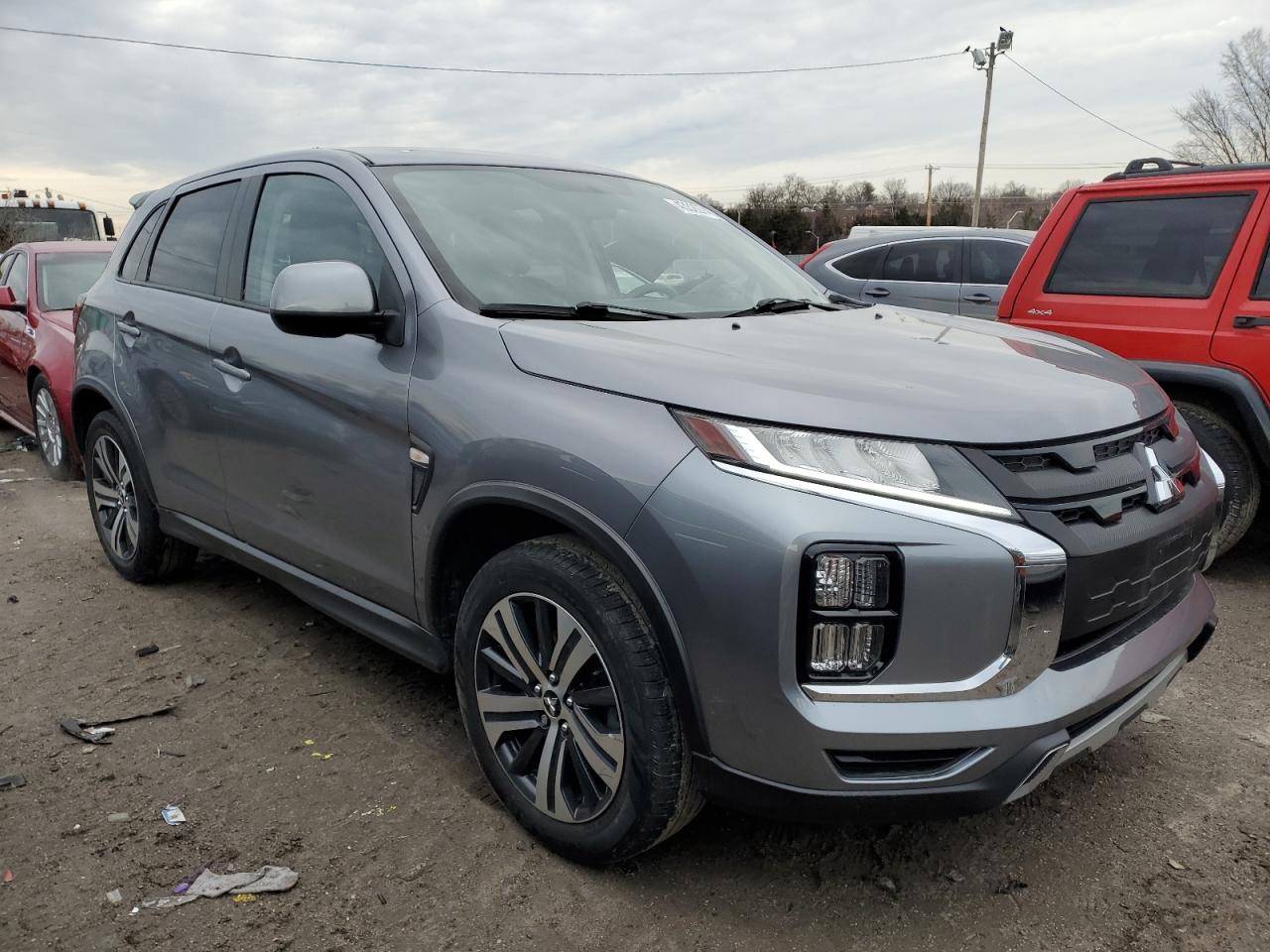 2020 Mitsubishi Outlander - Image 4