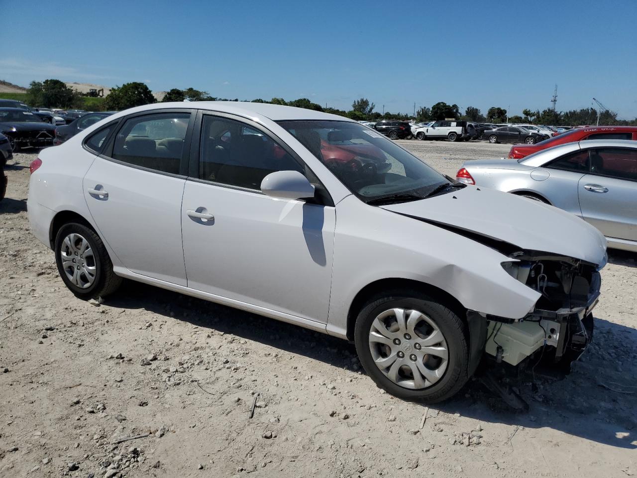 2010 Hyundai Elantra - Image 4