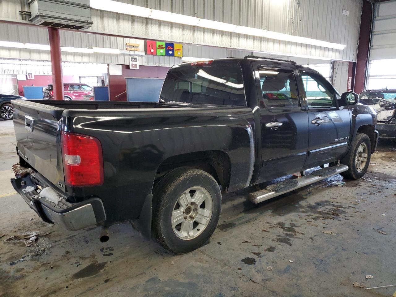 2007 Chevrolet Silverado - Image 3