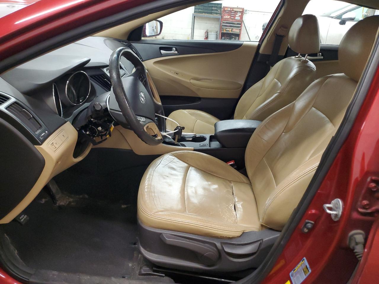 2011 Hyundai Sonata - Image 7