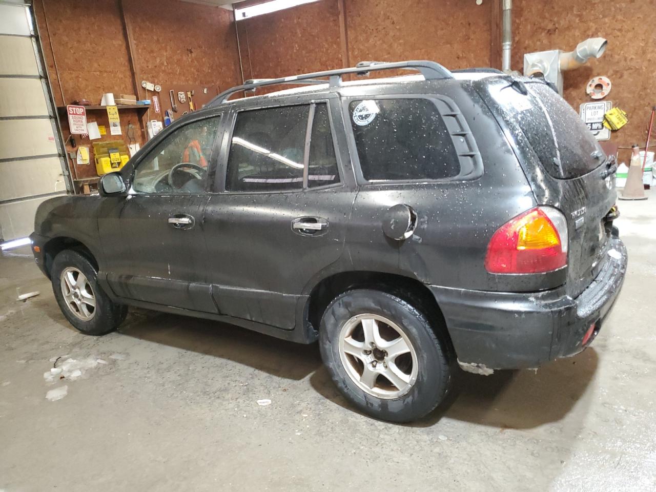 2004 Hyundai Santa Fe - Image 2