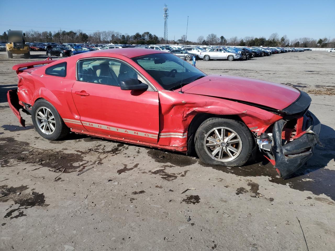 2005 Ford Mustang - Image 4