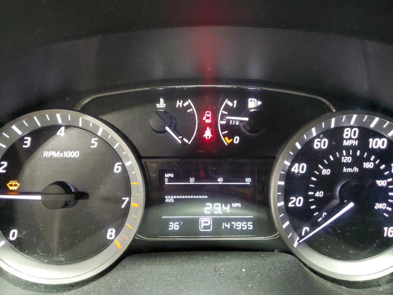 2015 Nissan Sentra - Image 9