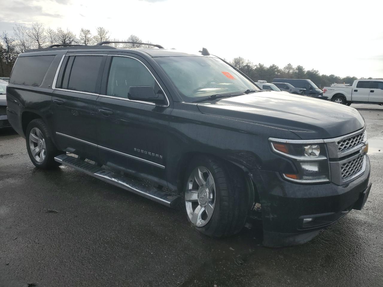 2019 Chevrolet Suburban - Image 4
