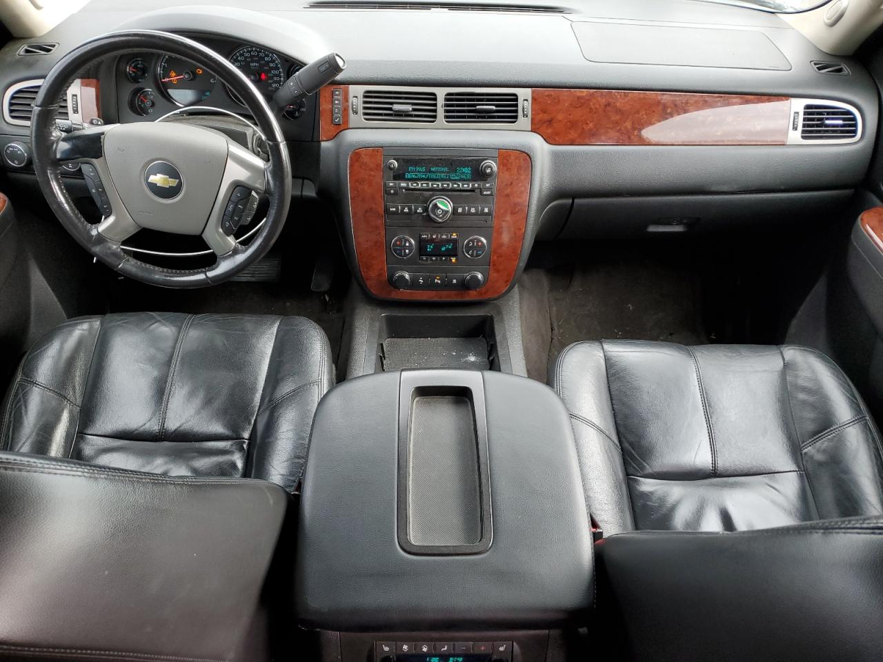 2011 Chevrolet Suburban - Image 8
