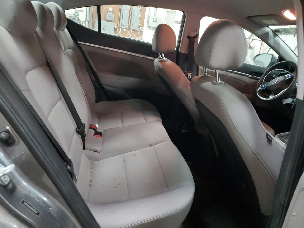 2019 Hyundai Elantra - Image 10