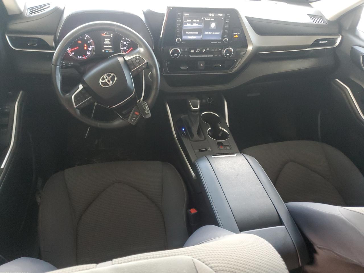 2021 Toyota Highlander - Image 8