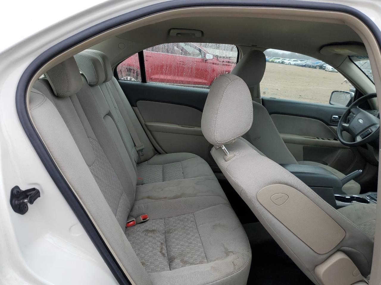 2010 Ford Fusion - Image 11