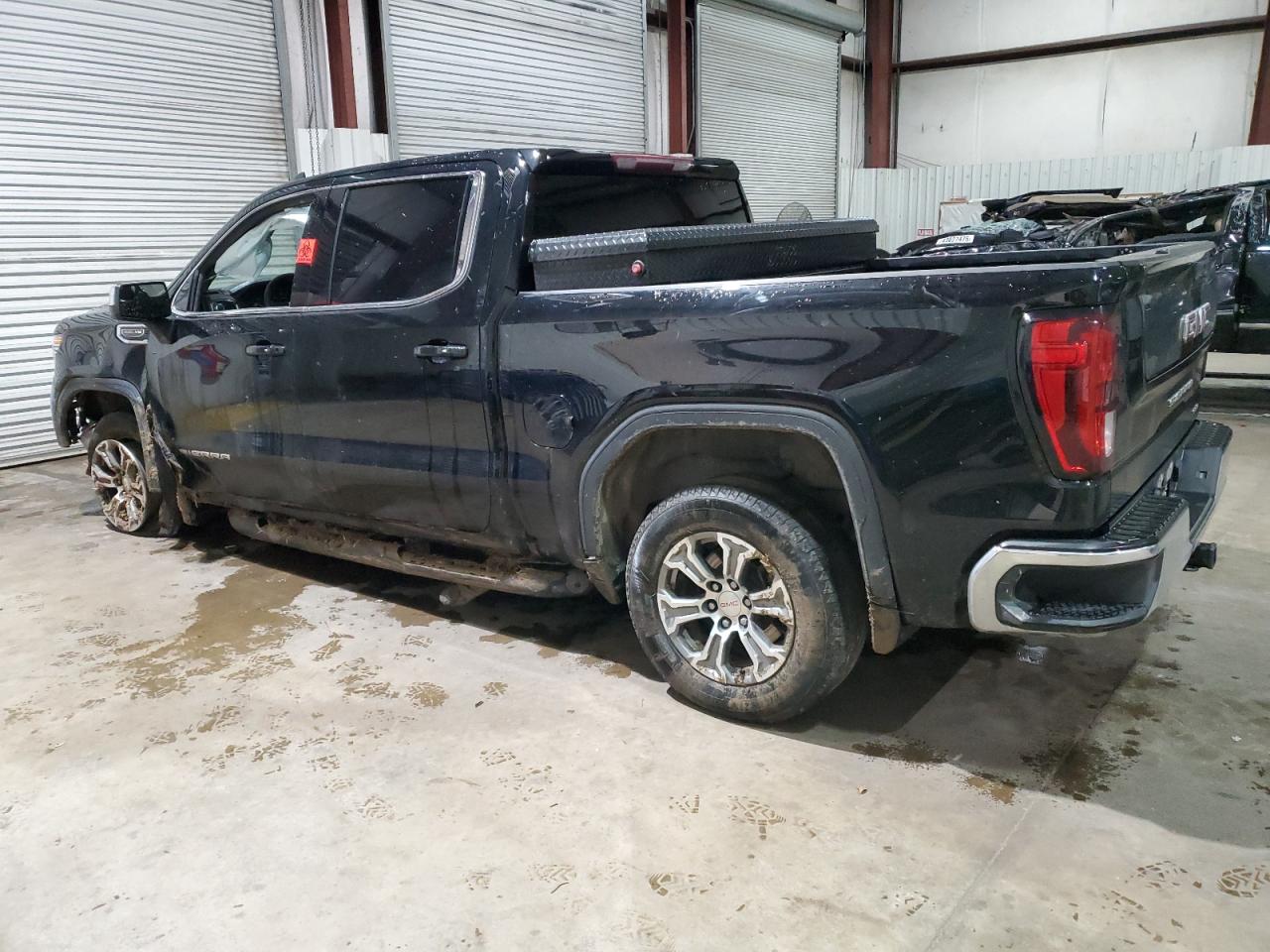 2021 GMC Sierra - Image 2