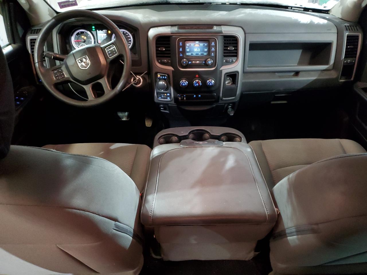 2016 RAM 1500 - Image 8