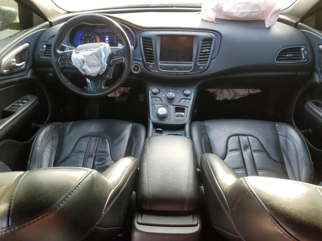 2016 Chrysler 200 - Image 8
