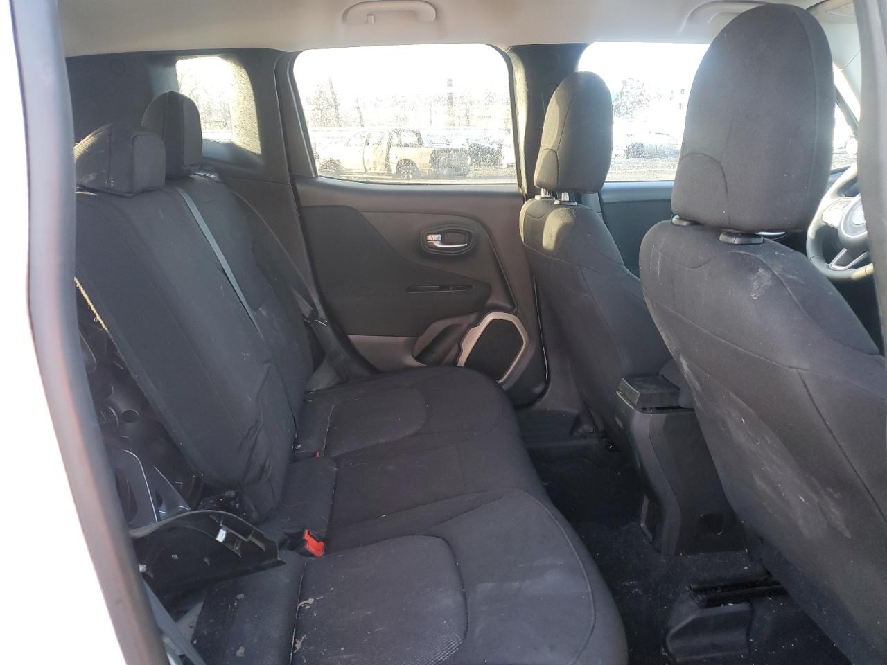 2017 Jeep Renegade - Image 10