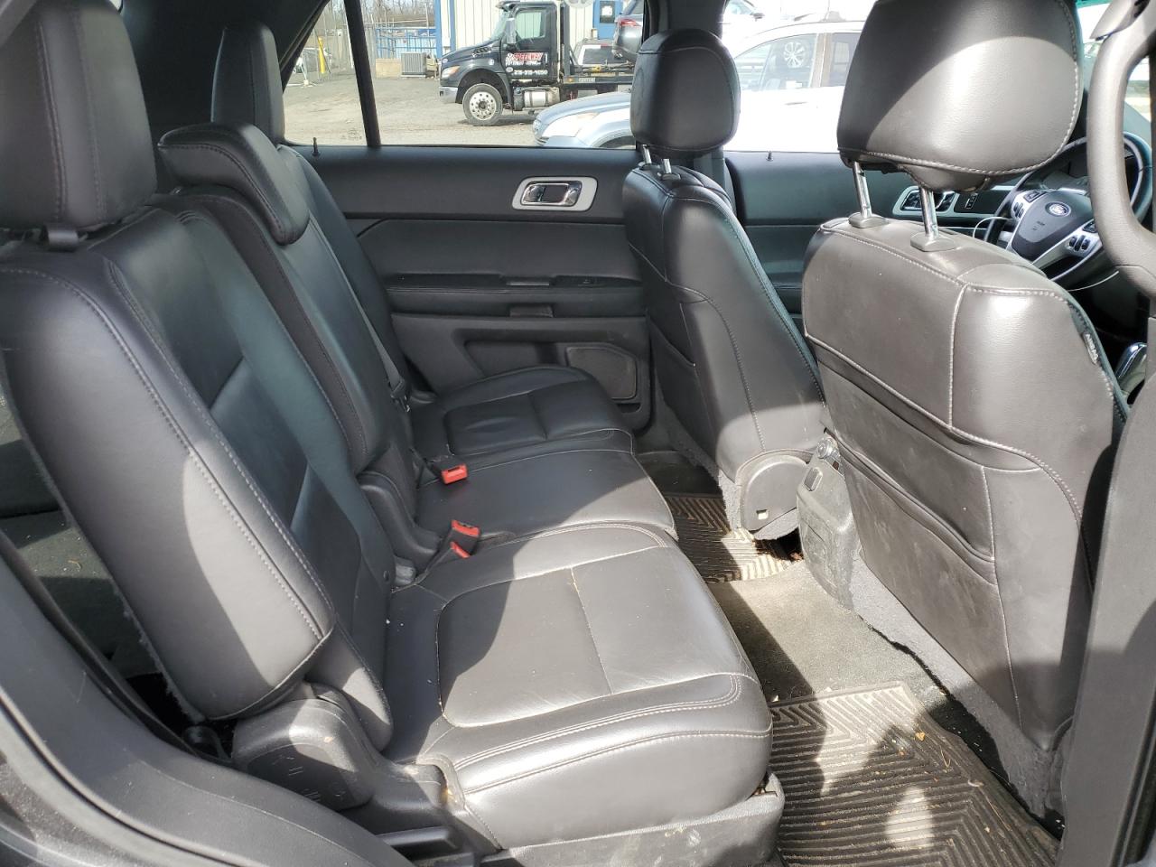 2015 Ford Explorer - Image 11