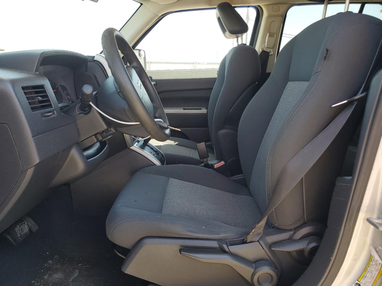 2008 Jeep Liberty (Patriot) - Image 7