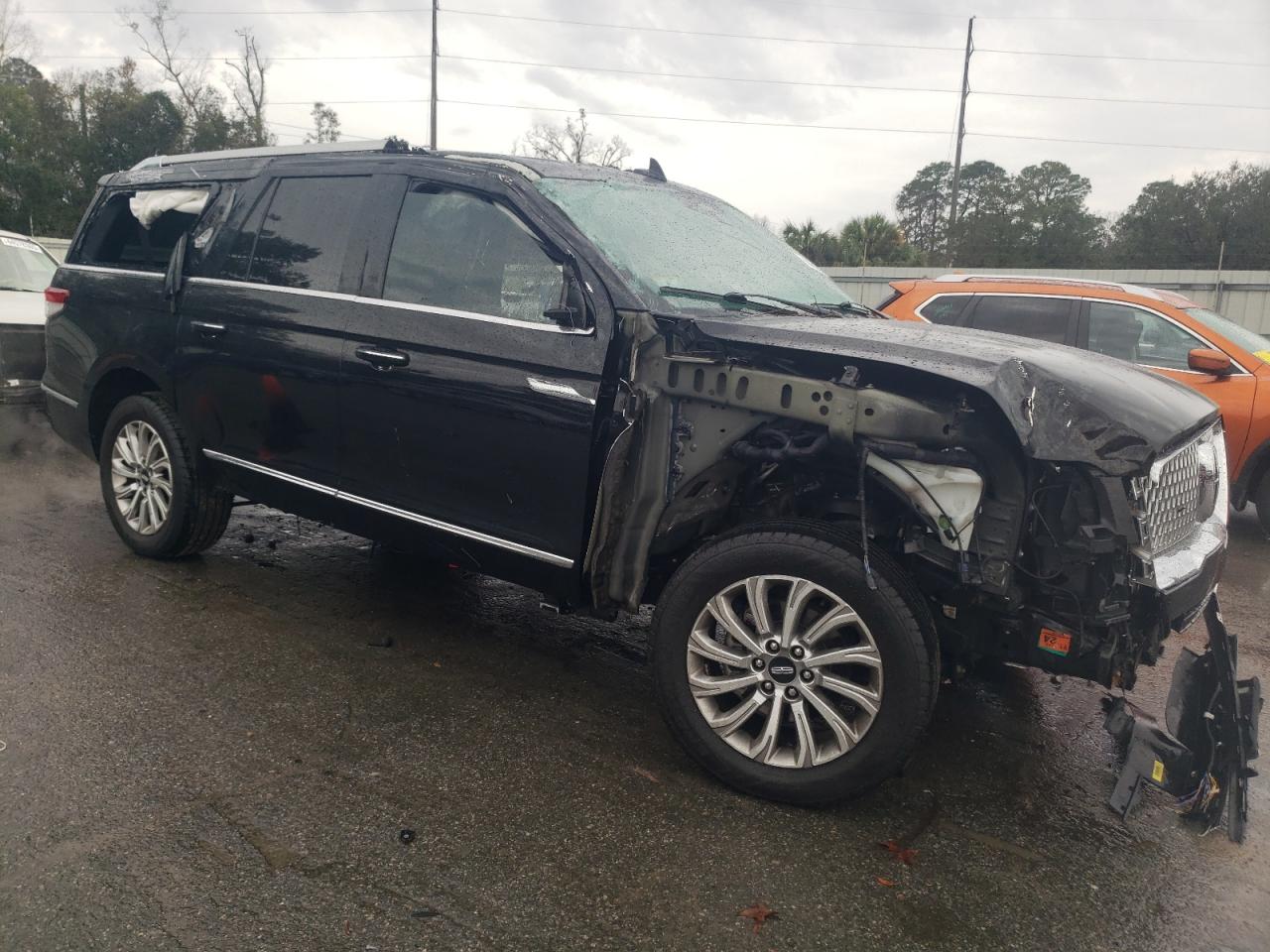 2022 Lincoln Navigator - Image 4
