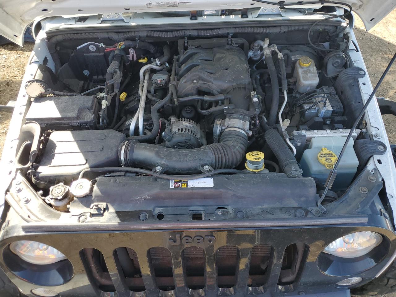 2016 Jeep Wrangler - Image 12