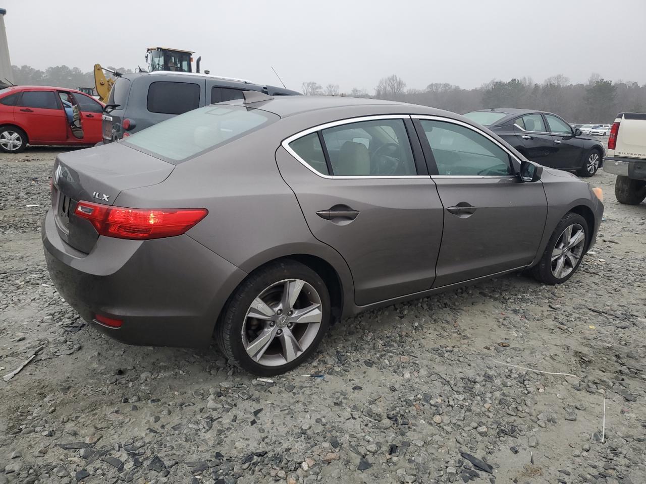 2013 Acura ILX - Image 3