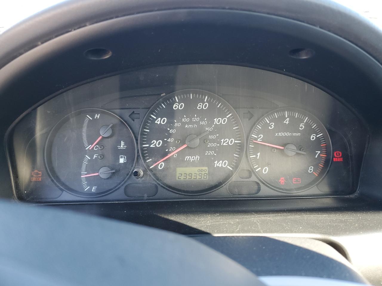2000 Mazda Protege - Image 9