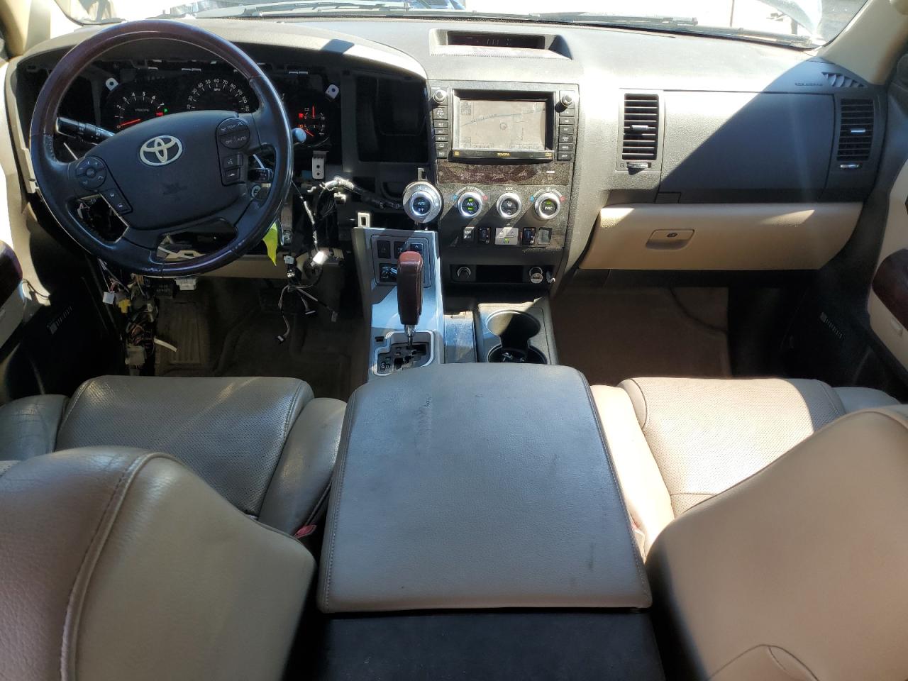 2011 Toyota Sequoia - Image 8