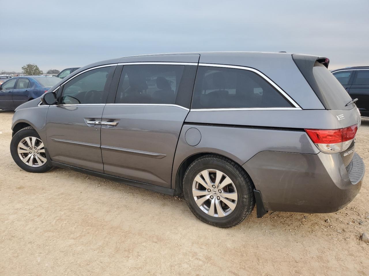 2014 Honda Odyssey - Image 2