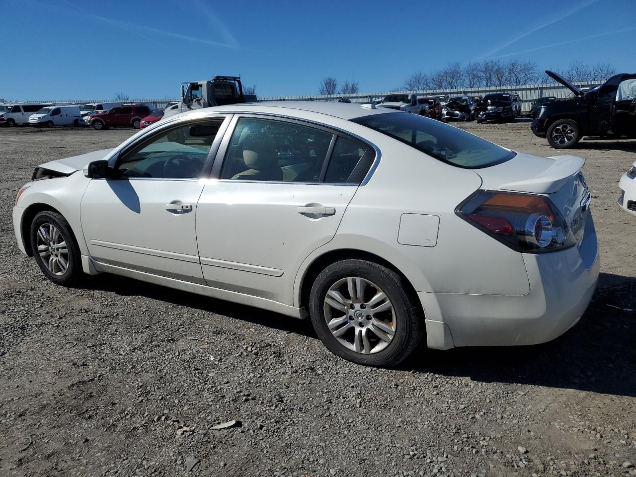 2010 Nissan Altima - Image 2