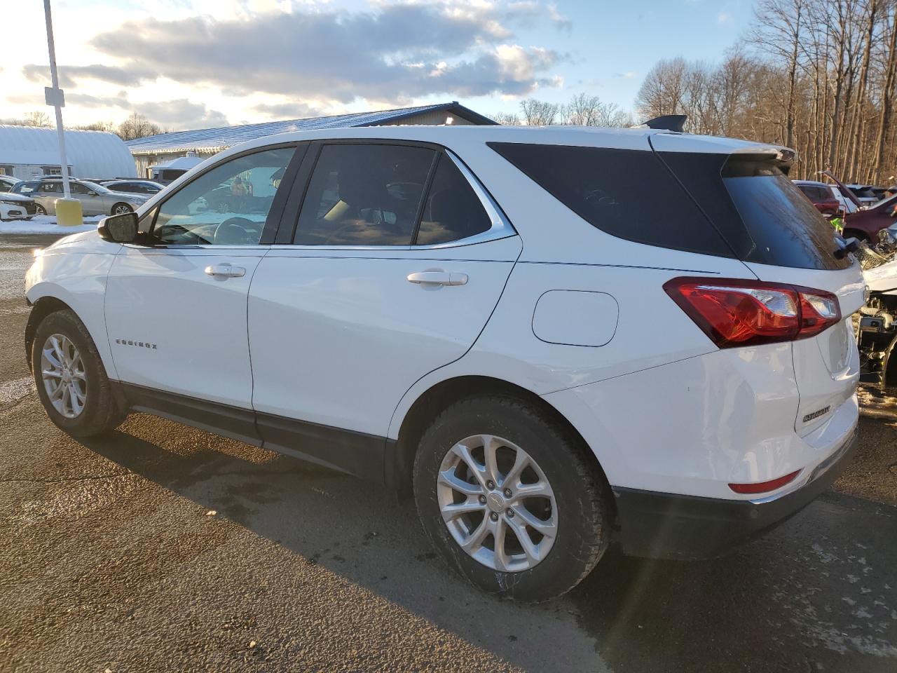 2020 Chevrolet Equinox - Image 2