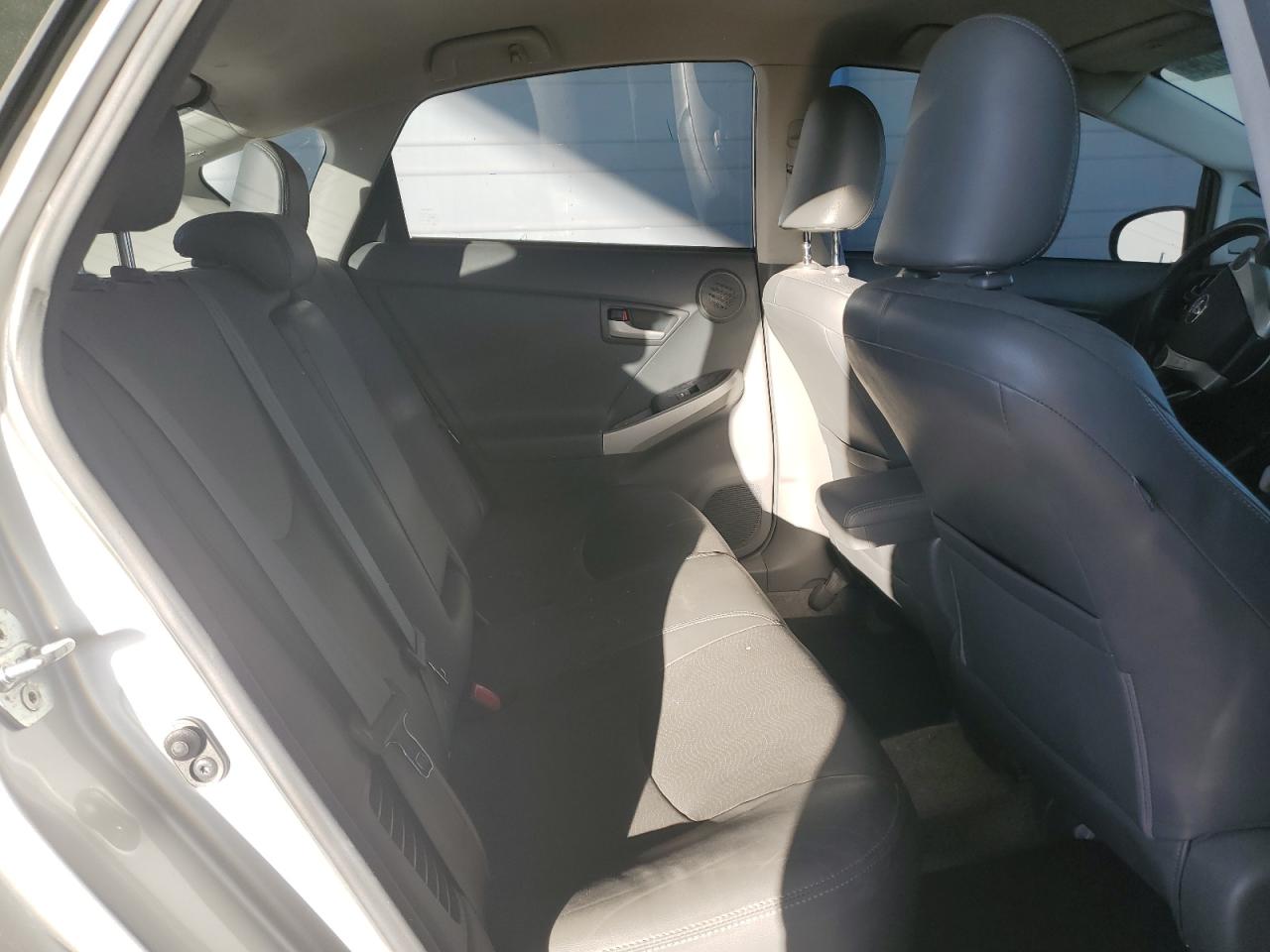 2010 Toyota Prius - Image 10