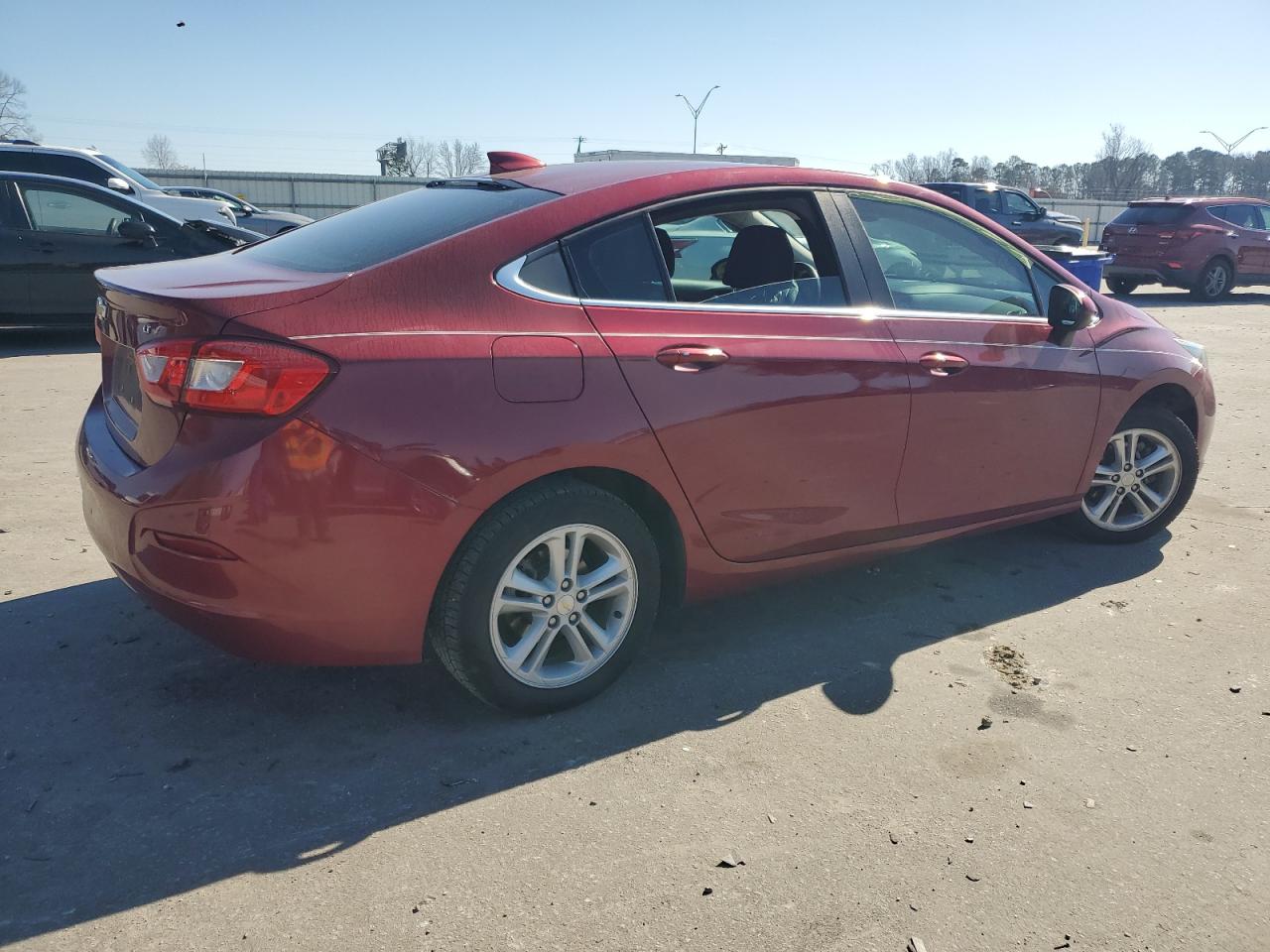 2018 Chevrolet Cruze - Image 3