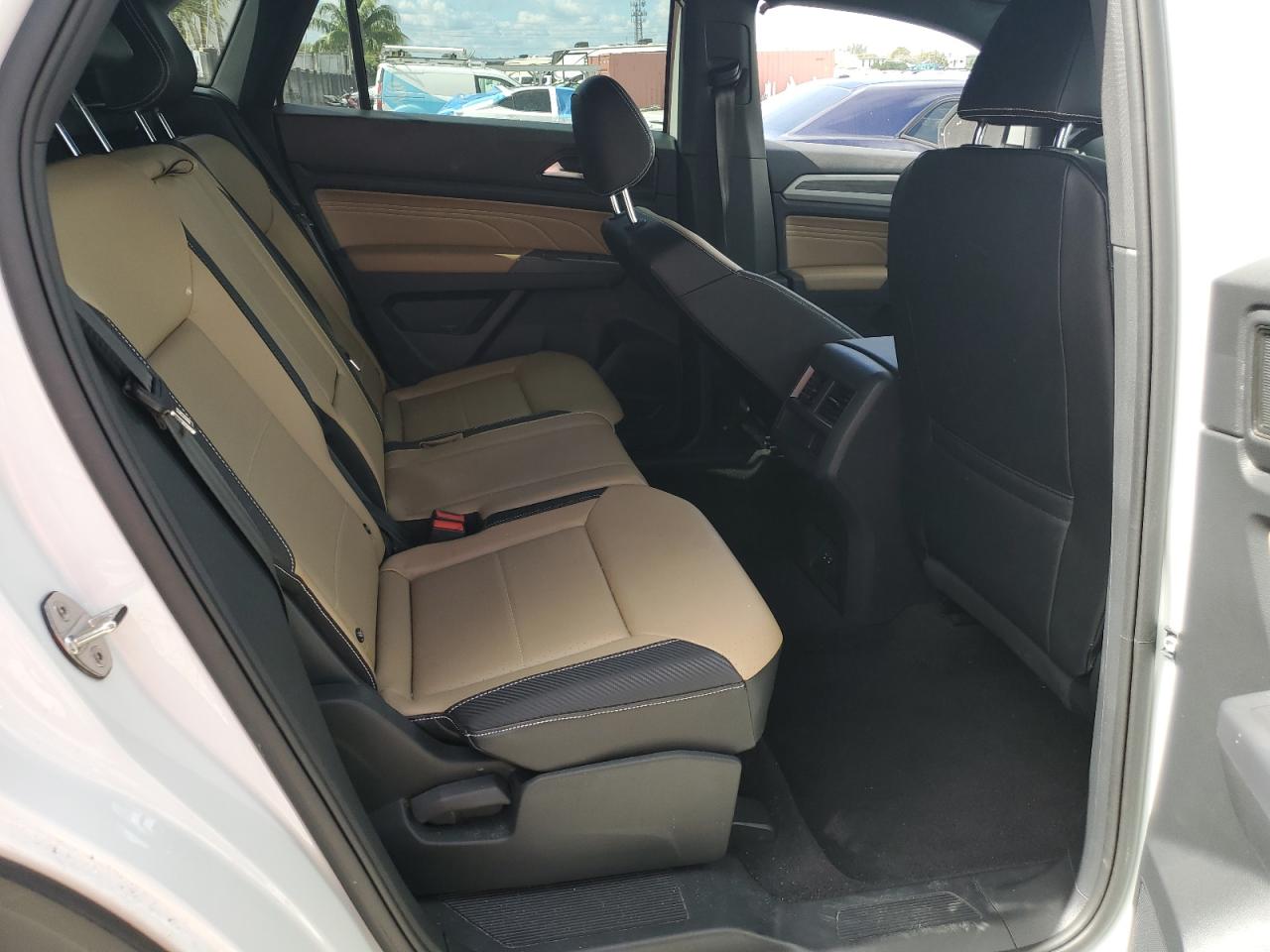2021 Volkswagen Atlas - Image 11